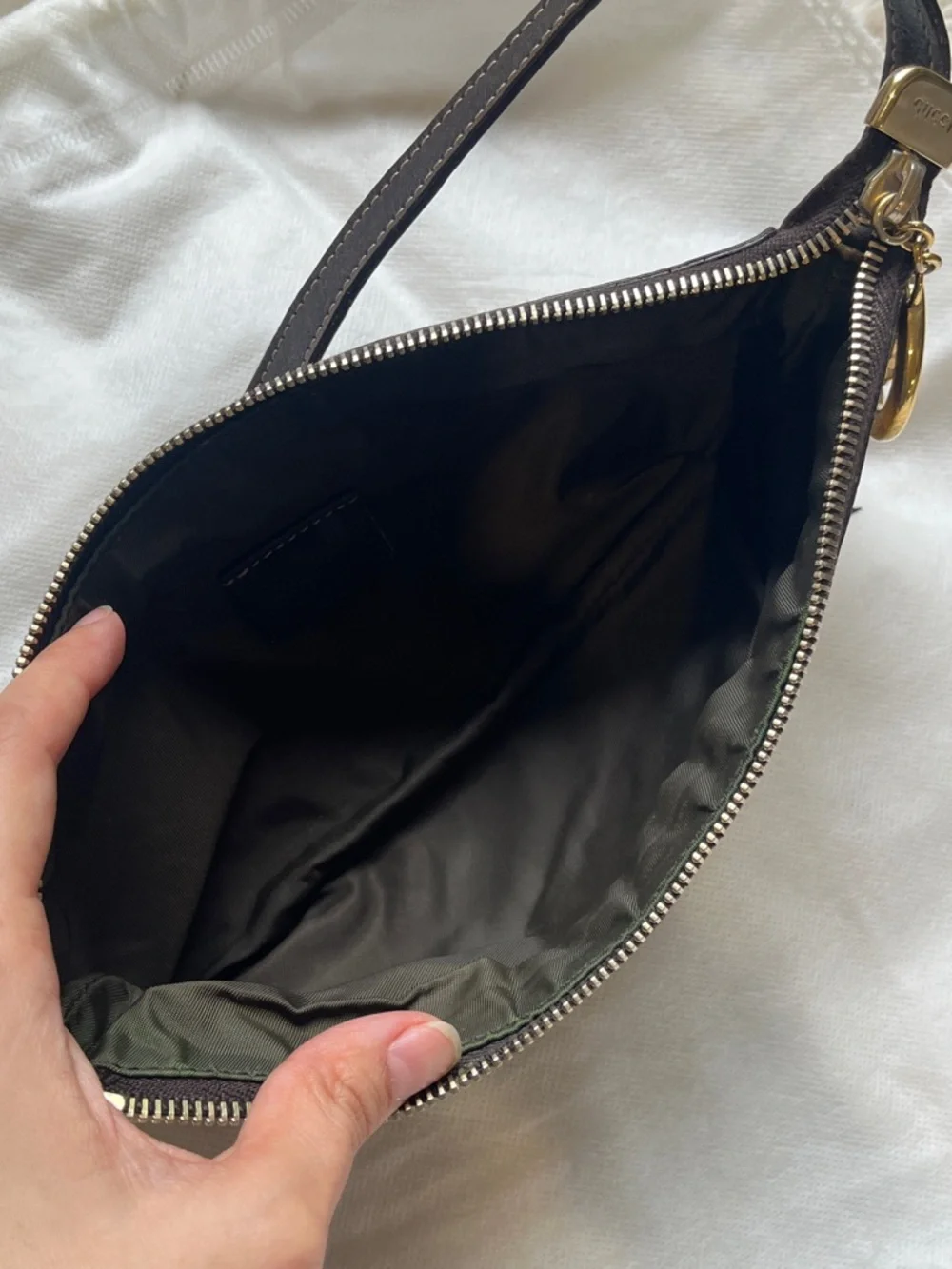 GUCCI Interlocking G Pochette GG Canvas Shoulder Bag - Picture 11 of 16